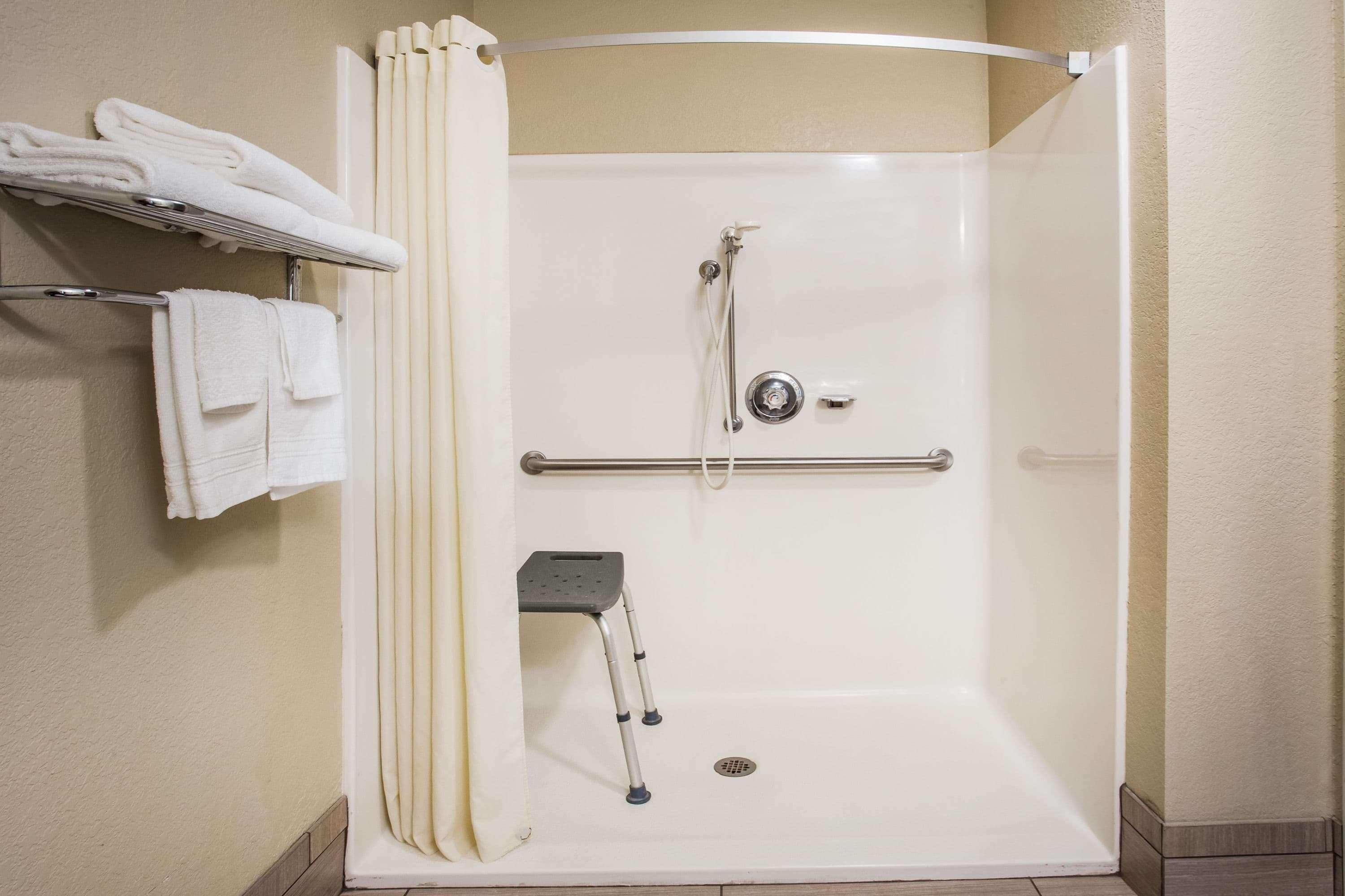 Super 8 By Wyndham Remington Hotel Buitenkant foto
